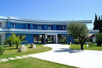 Hotel Club Cala Longa Montauro Экстерьер фото