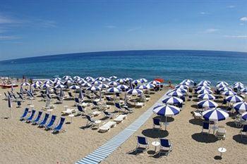 Hotel Club Cala Longa Montauro Экстерьер фото
