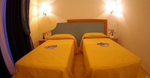 Hotel Club Cala Longa Montauro Экстерьер фото