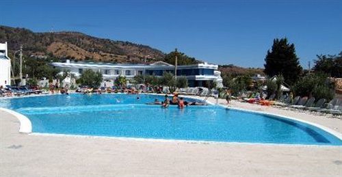 Hotel Club Cala Longa Montauro Экстерьер фото